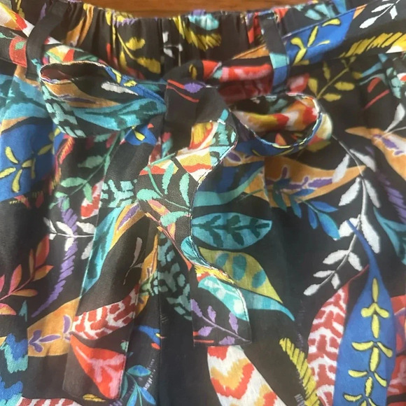 Johnny Was “Jade” Tropical Print Linen Shorts Extra Small EUC! - Picture 7 of 9